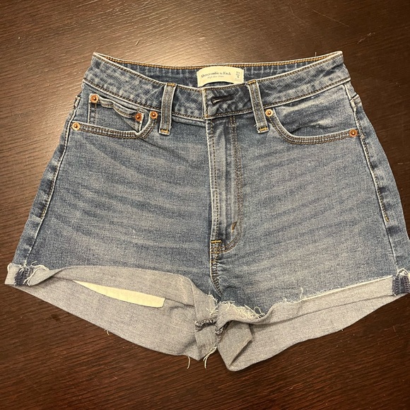 NWOT Curve love Abercrombie denim shorts - Picture 1 of 3